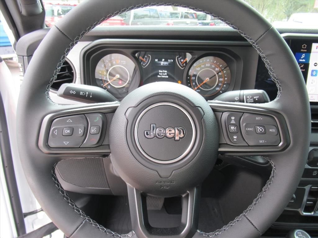 New 2026 Bright White Clear-Coat Exterior Paint Jeep Sport S image 20