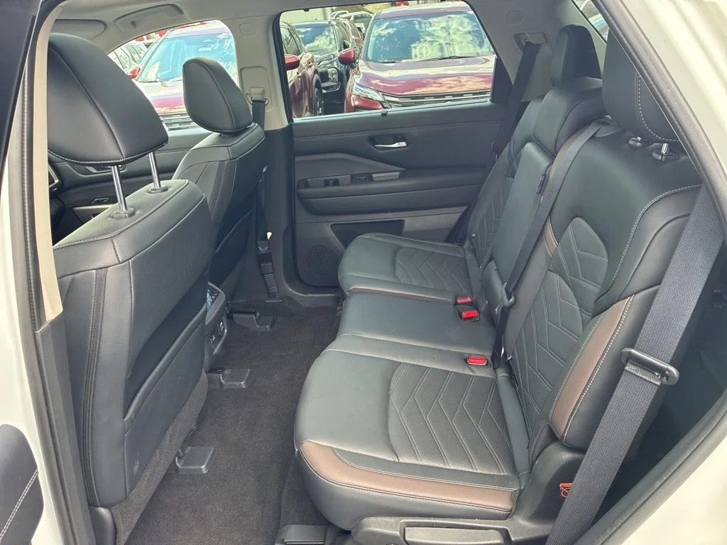 Certified Used 2024 White Nissan Platinum image 27