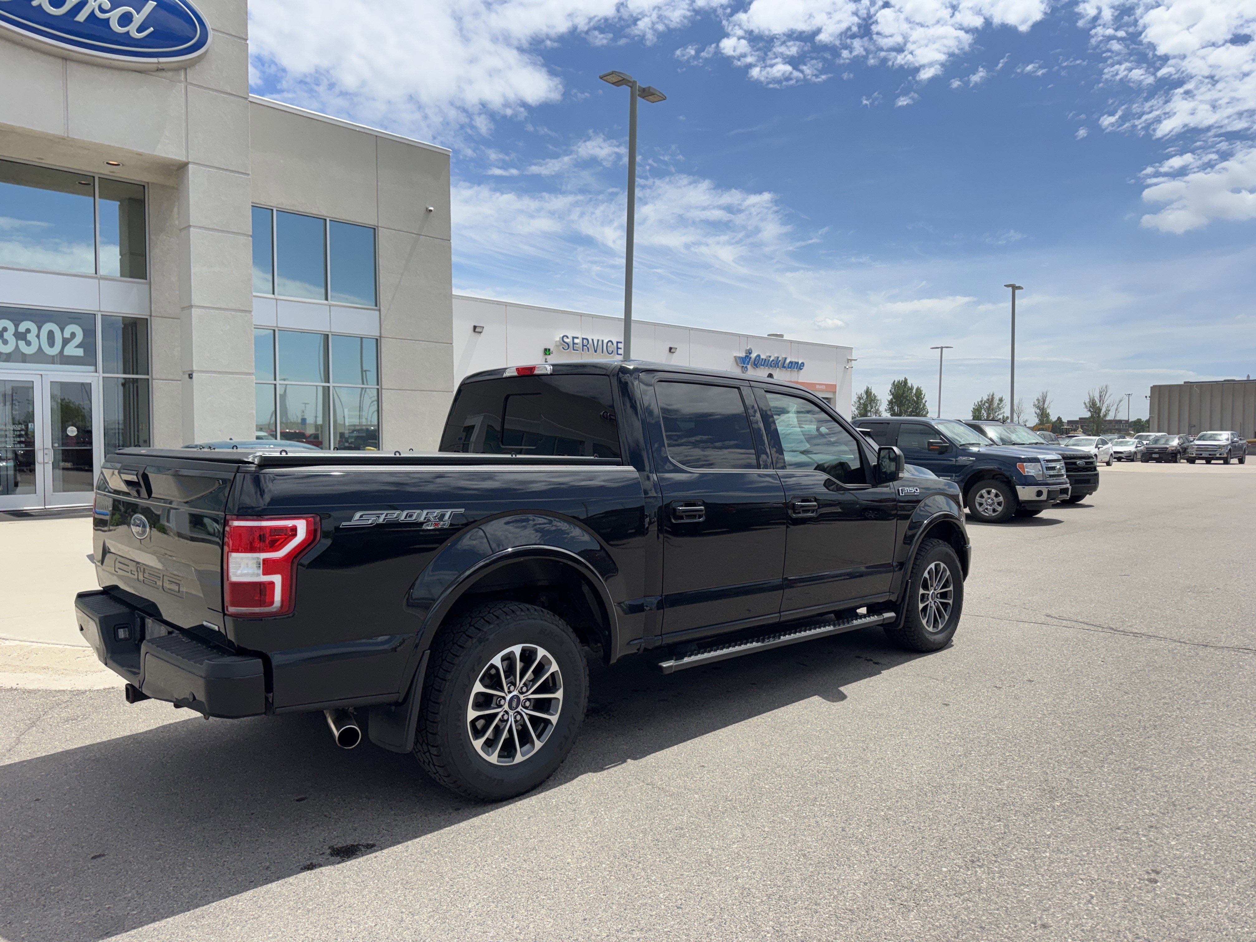Used 2018 Shadow Black Ford XLT image 3