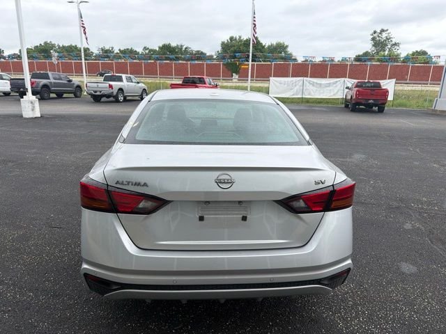 Used 2024 Brilliant Silver Metallic Nissan 2.5 SV image 4