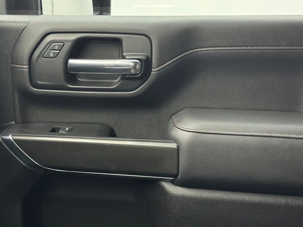Used 2022 Onyx Black GMC AT4 image 39