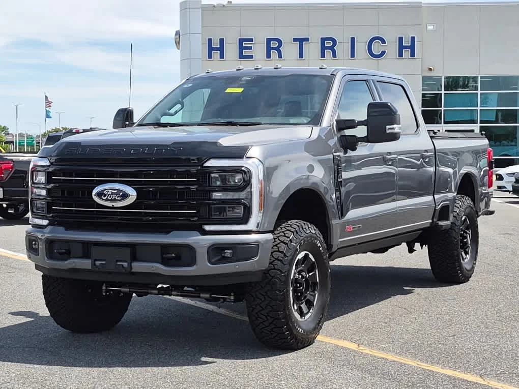 2025 Ford Super Duty F-350 SRW Pickup Platinum