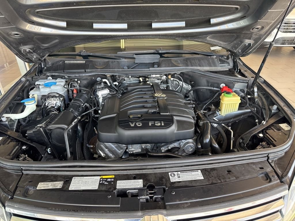 Used 2017 Gray Volkswagen V6 image 18