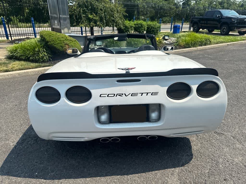 Used 2002 Speedway White Chevrolet  image 6