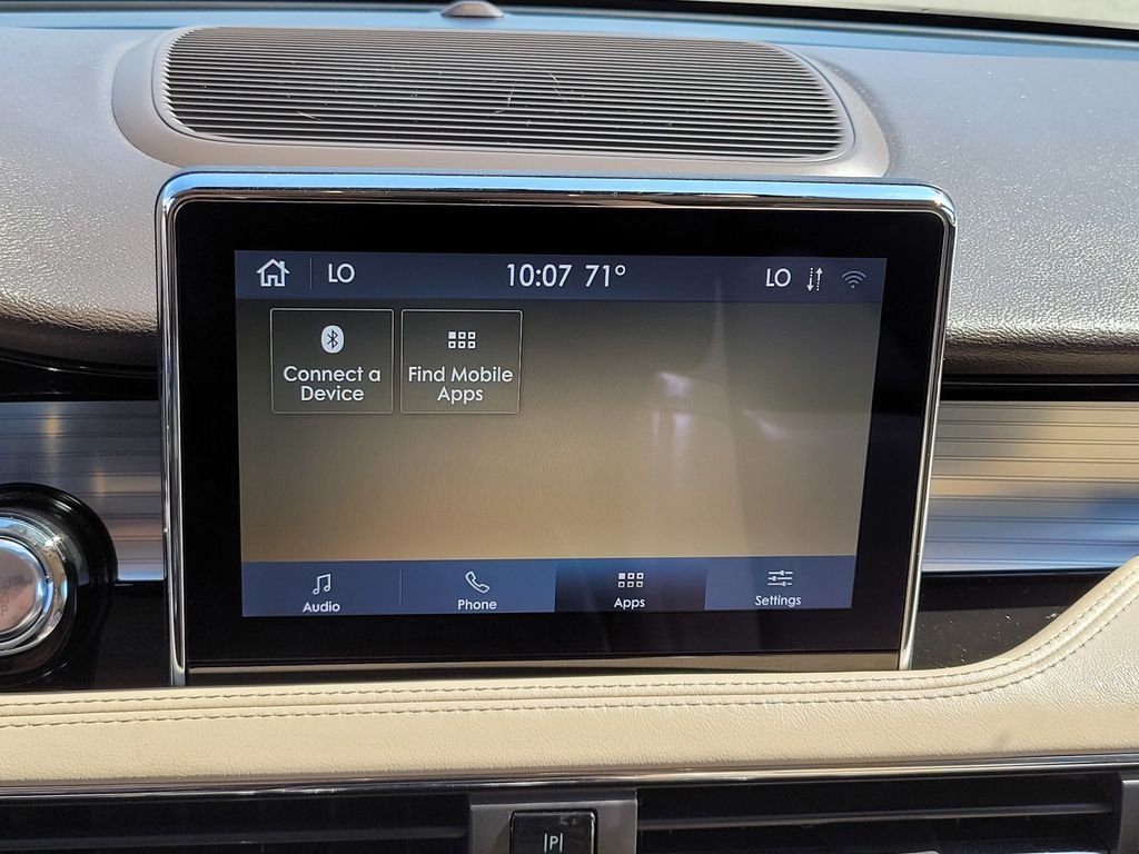 Used 2020 White Lincoln Standard image 18