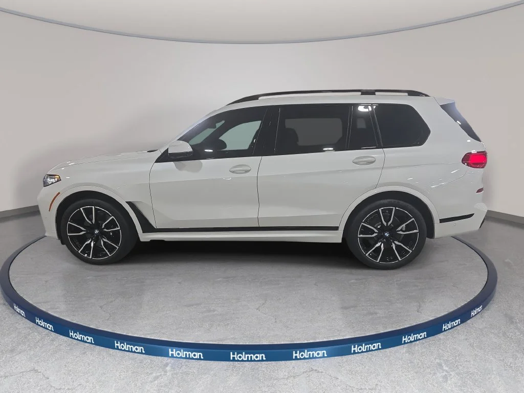 Used 2022 Mineral White Metallic BMW xDrive40i image 9