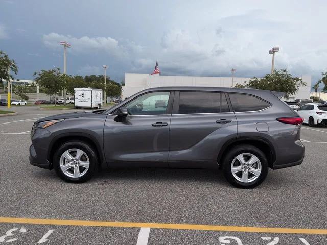 Used 2023 Gray Toyota L image 7