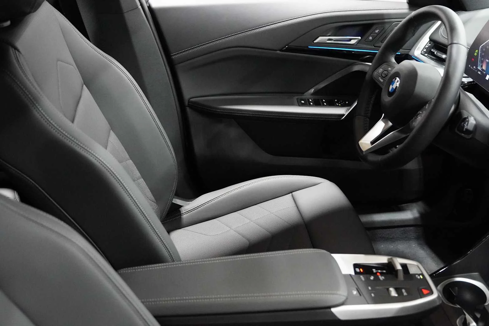 New 2026 Vegas Red Metallic BMW xDrive28i image 11