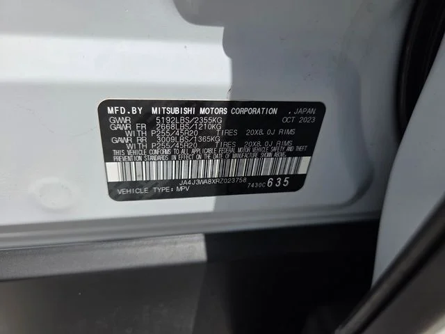 Certified Used 2024 White Mitsubishi  image 19