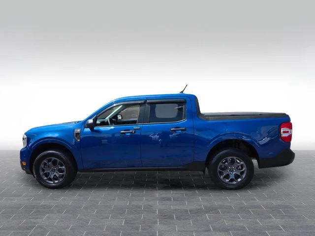 Used 2024 Blue Ford XLT image 4