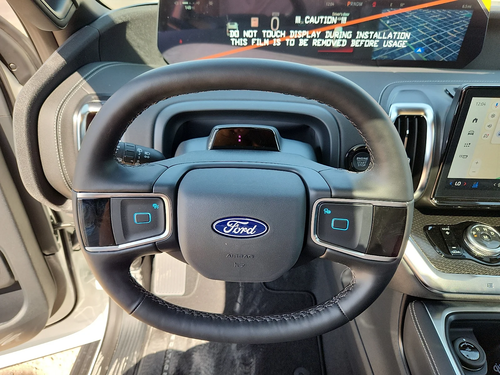 New 2027 Star White Metallic Tri-Coat Ford Platinum image 21