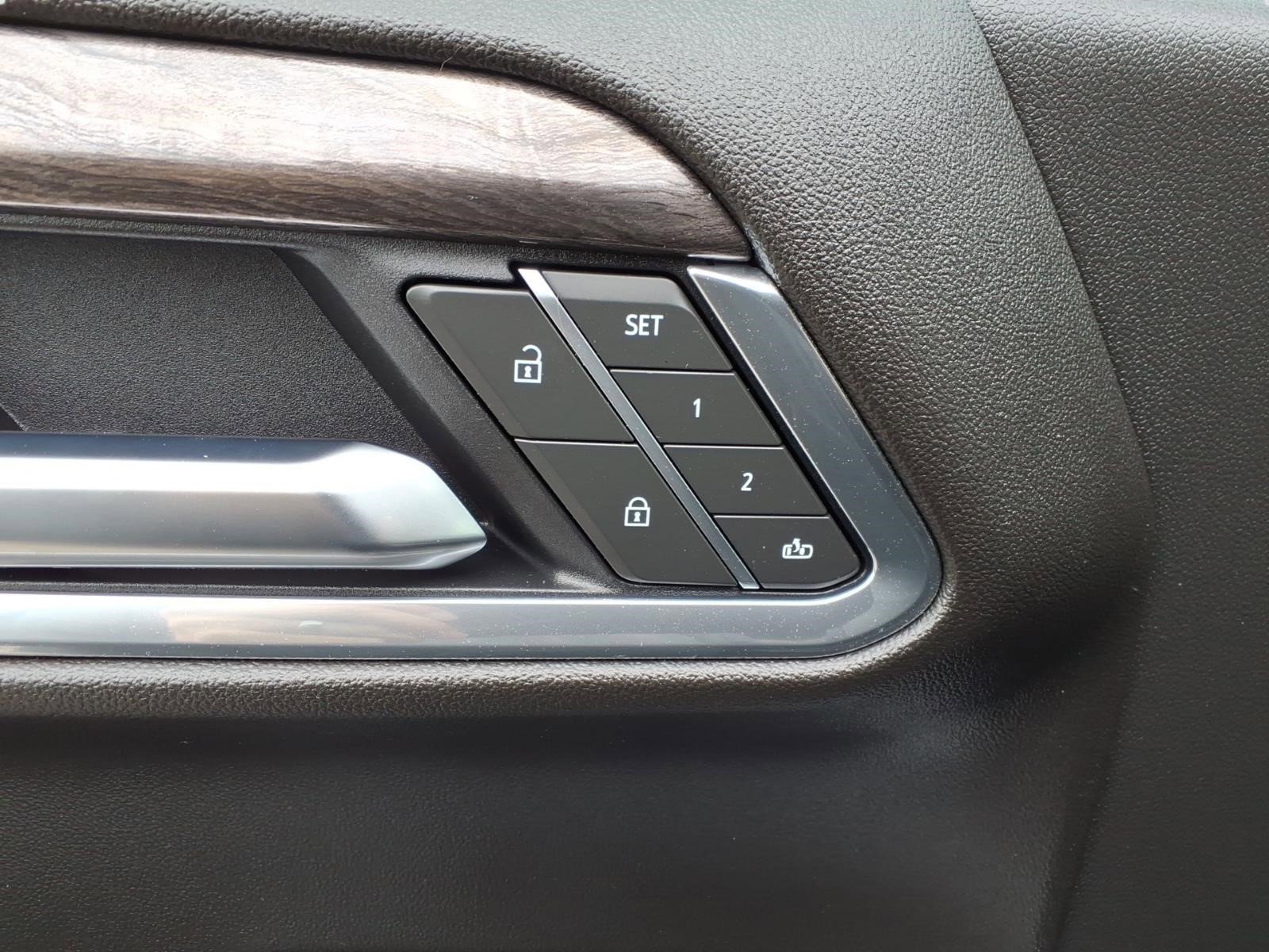 2025 Chevrolet Silverado 1500 LTZ - Photo 17