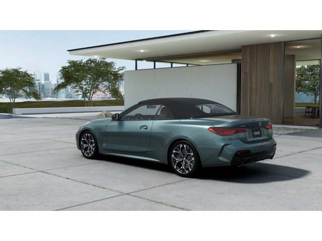 New 2027 Cape York Green Metallic BMW  image 2