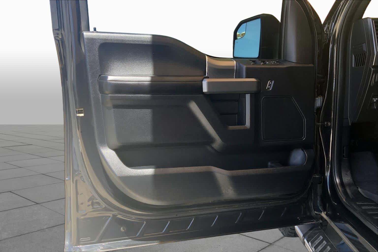 Used 2015 Tuxedo Black Metallic Ford XLT image 22