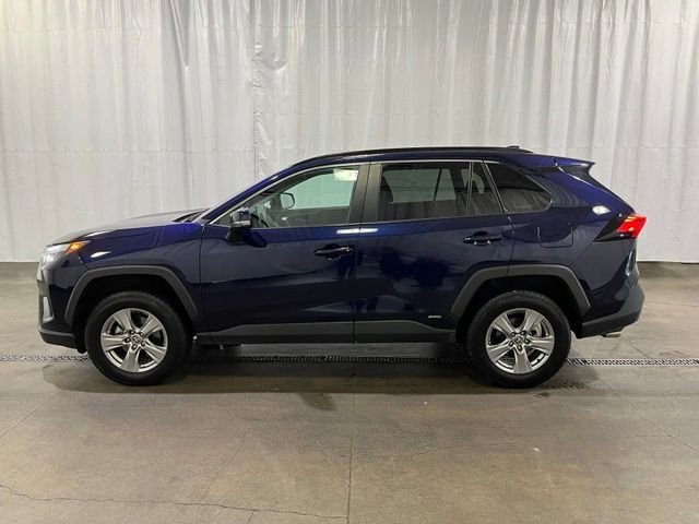 Certified Used 2025  Toyota XLE image 7