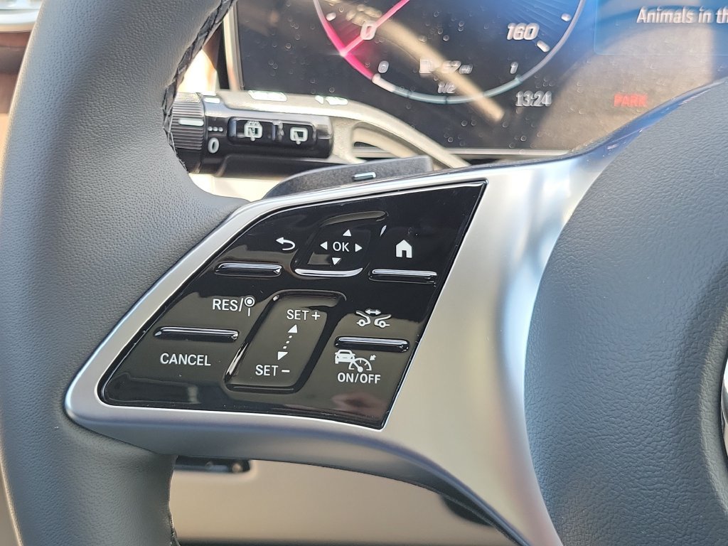 New 2027 Graphite Grey Metallic Mercedes-Benz GLC 300 image 21