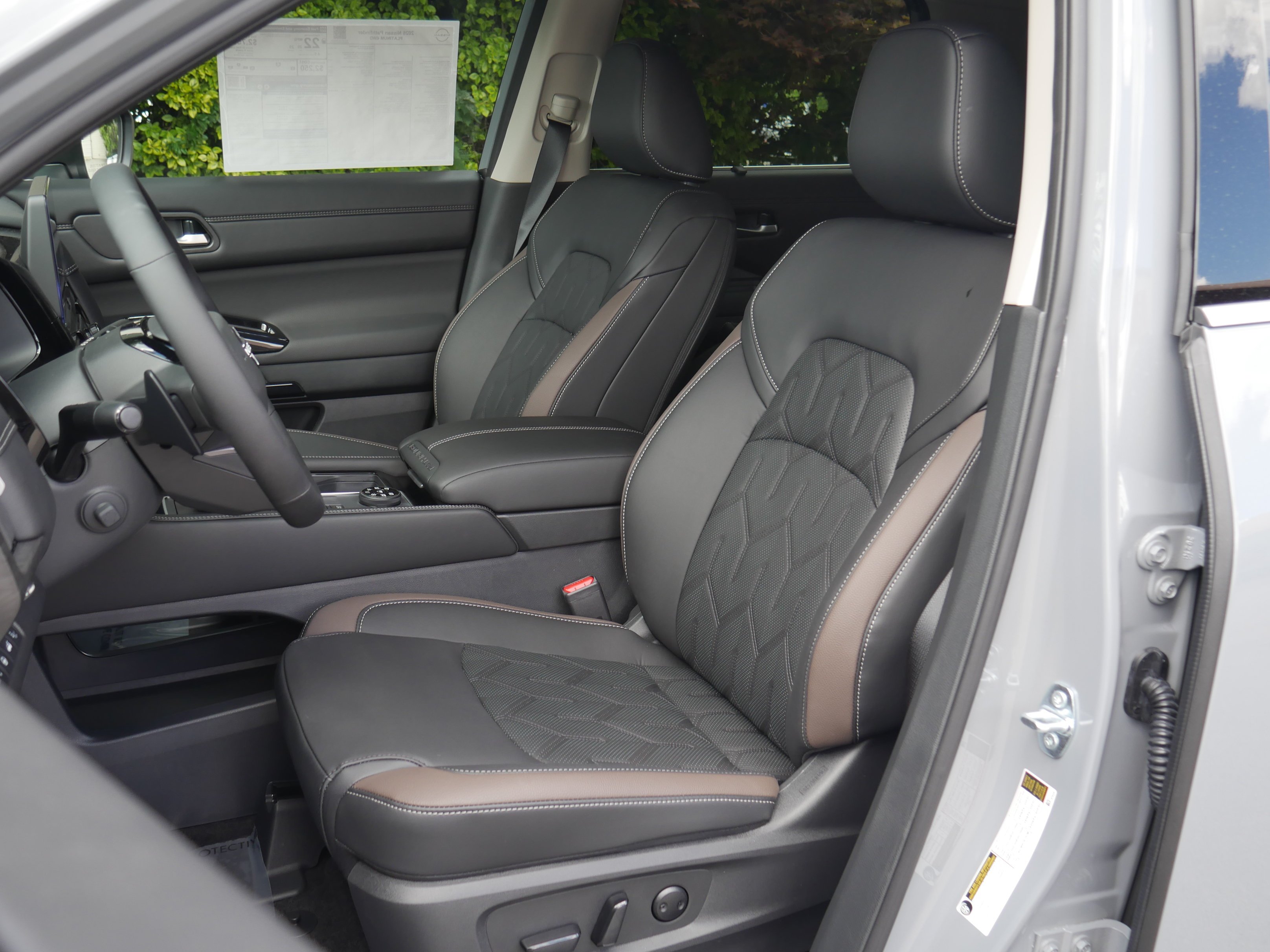 New 2026 Everest White Pearl TriCoat Nissan Rock Creek® image 33