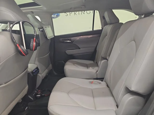 Used 2021 Blizzard Pearl Toyota Limited image 18