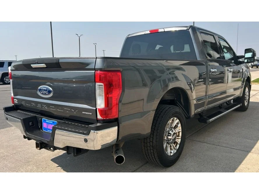 Used 2017 Magnetic Metallic Ford XLT image 25