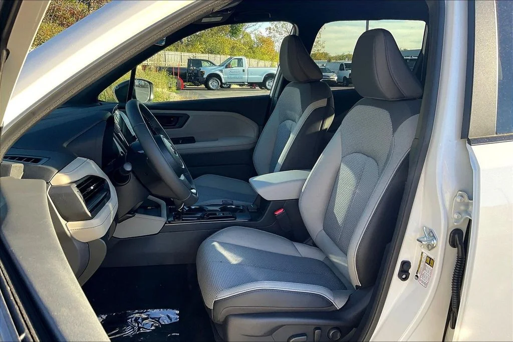 New 2026 CRYSTAL WHITE PEARL Subaru Premium image 9