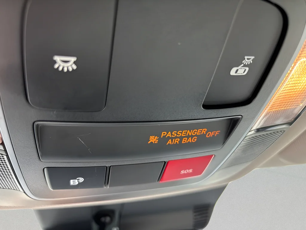 Used 2025 Abyss Black Hyundai SEL image 32