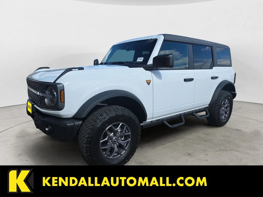 Used 2025 White Ford Badlands image 1