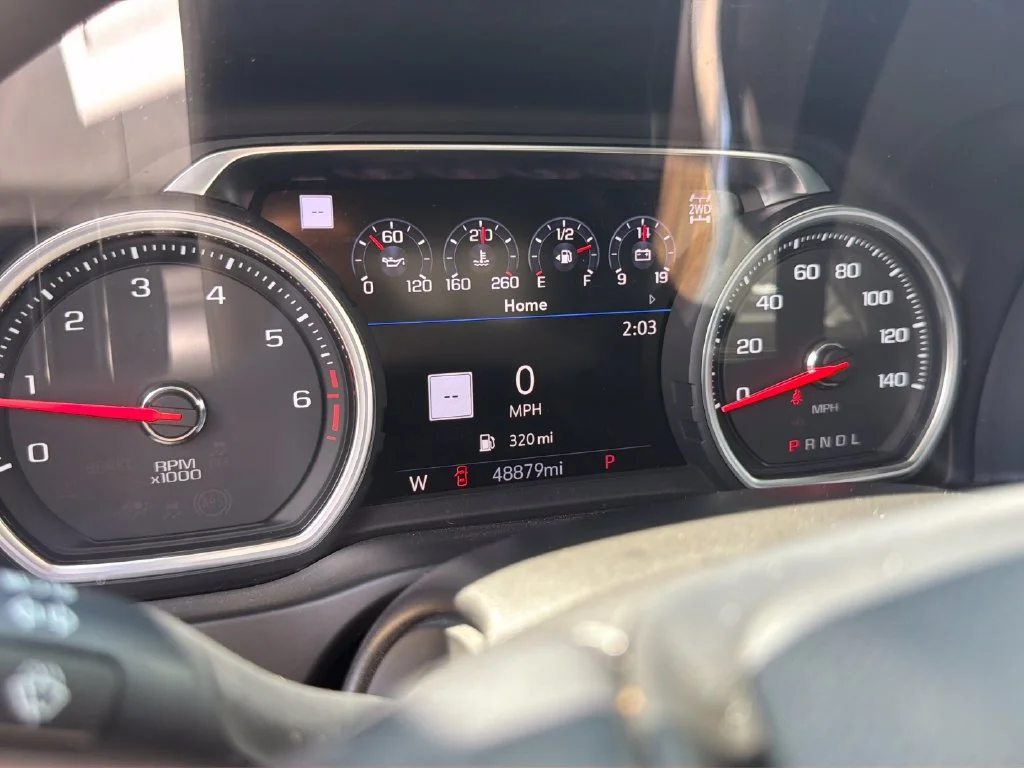 Used 2022 SILVER ICE METALLIC Chevrolet High Country image 21