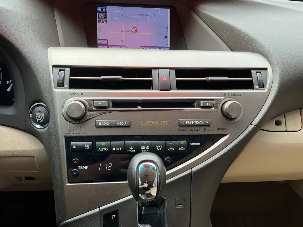 Used 2013 Claret Mica Lexus Base image 18