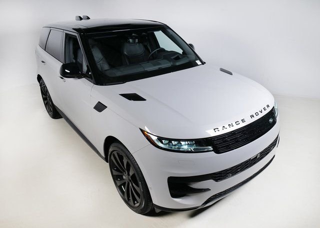 New 2026 Borasco Grey Land Rover SE image 26