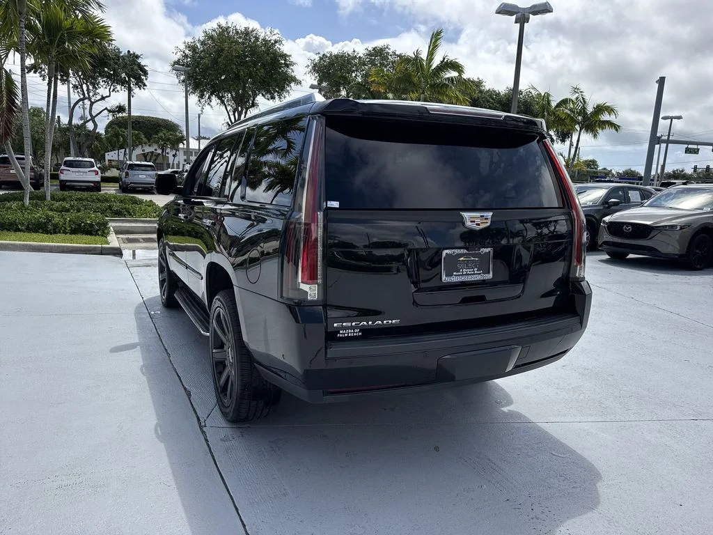 Used 2020 Black Raven Cadillac Luxury image 13