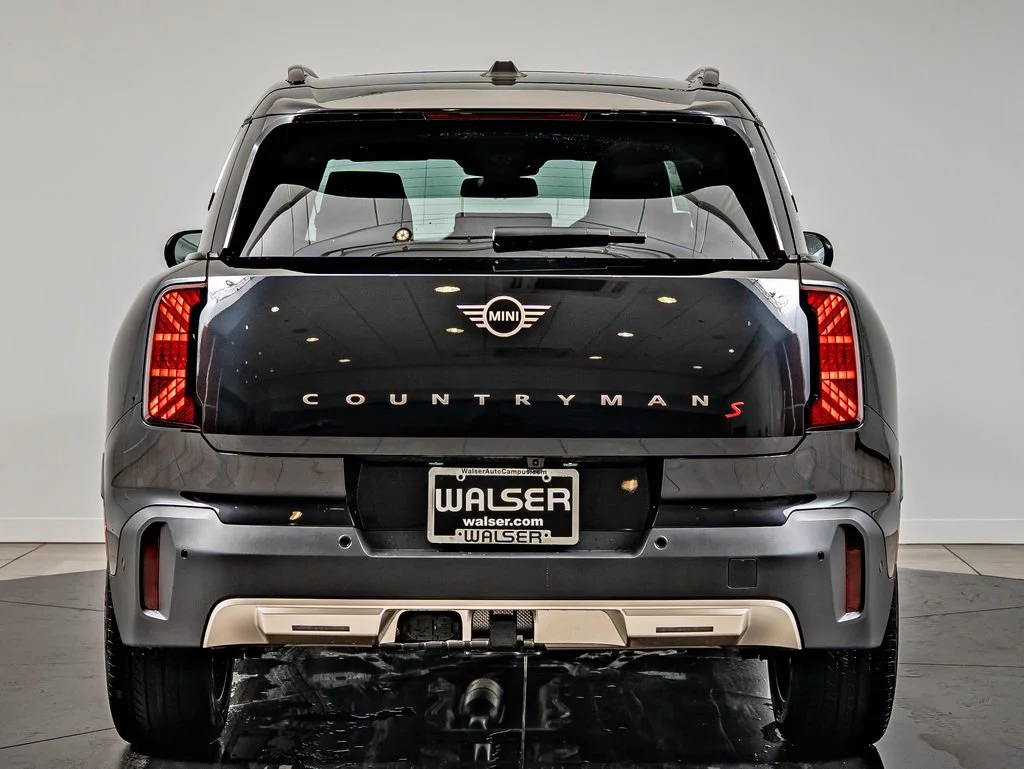 New 2027 Midnight Black Ii Metallic MINI Iconic image 6