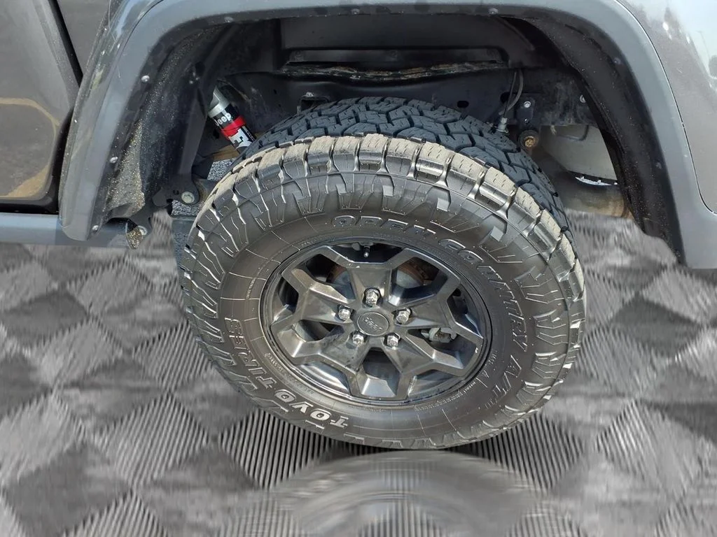 Certified Used 2020 Gray Jeep Rubicon image 24