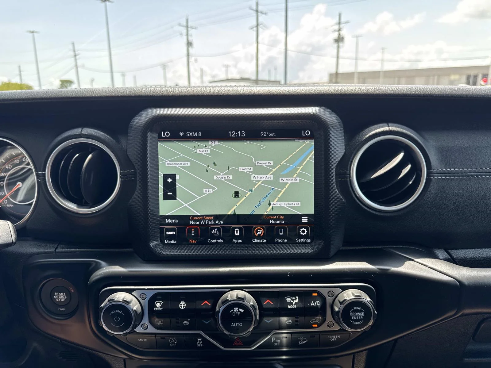 Used 2020 Green Jeep Sahara image 24