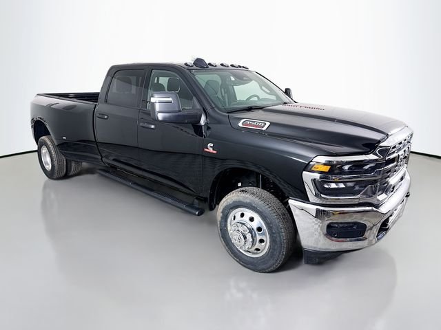 New 2026 Diamond Black Crystal Pearl-Coat Exterior Paint RAM Tradesman image 1
