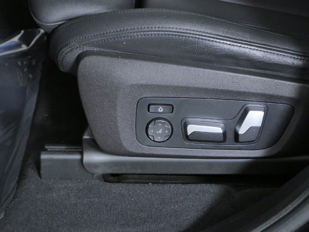 Used 2021 Dark Graphite Metallic BMW xDrive30i image 34