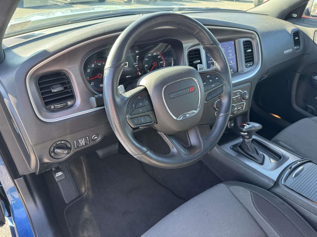 Used 2022  Dodge SXT image 2