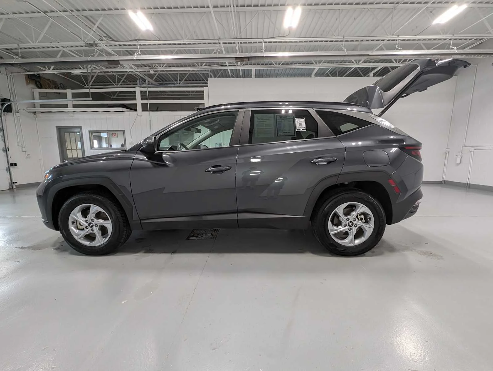 Used 2024 Dark Gray Metallic Hyundai SEL image 12