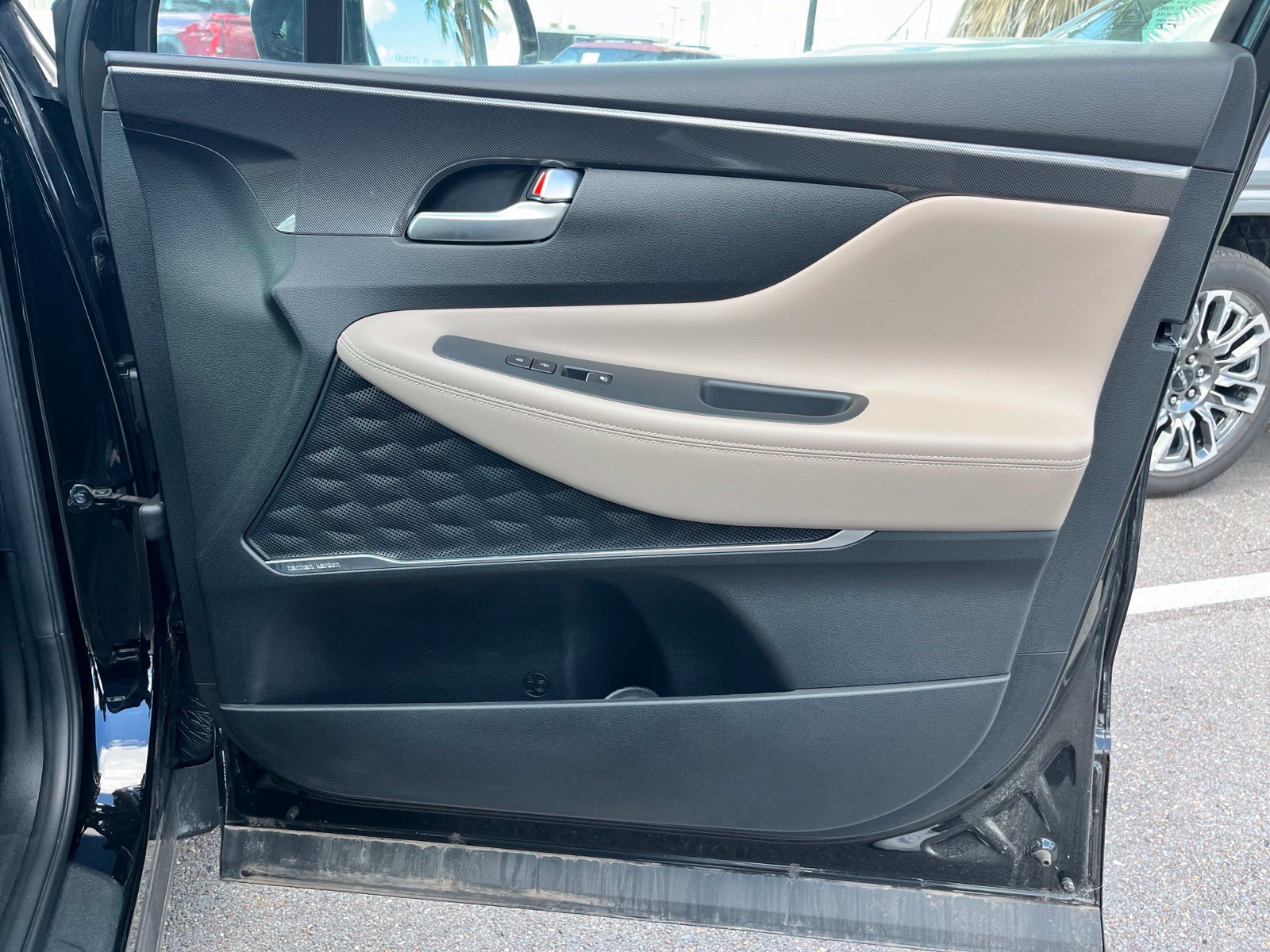 Used 2023 Black Hyundai SEL image 24
