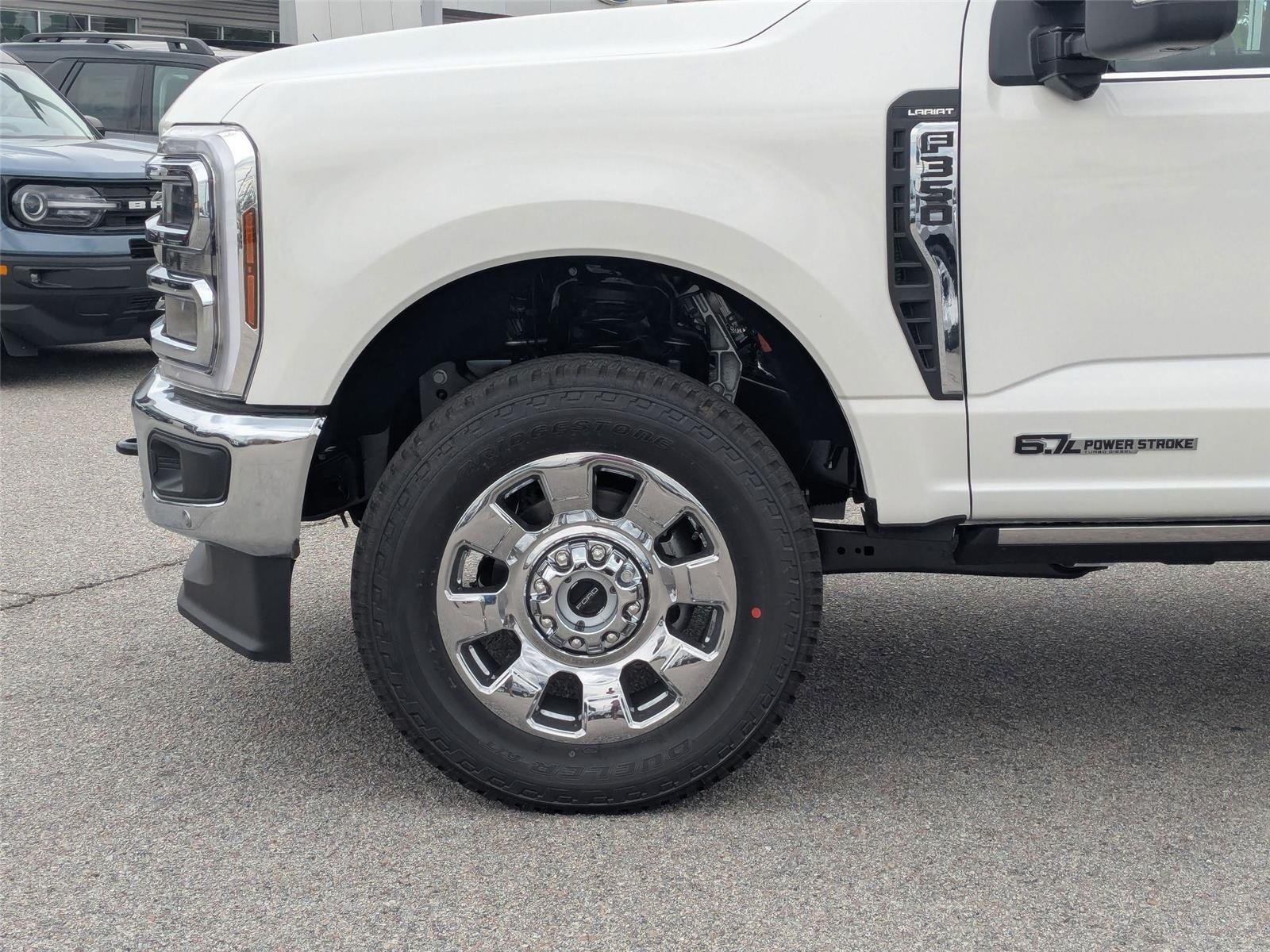 New 2025 Star White Metallic Tri-Coat Ford LARIAT image 10