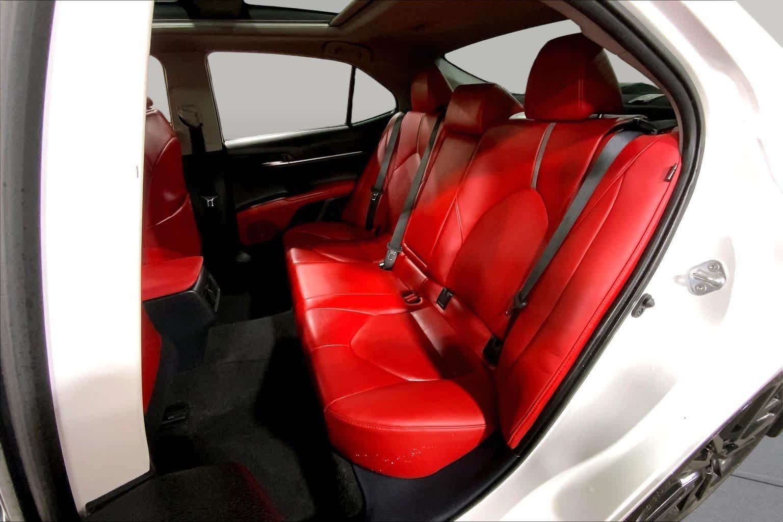 Used 2021 Wind Chill Pearl Toyota XSE image 21