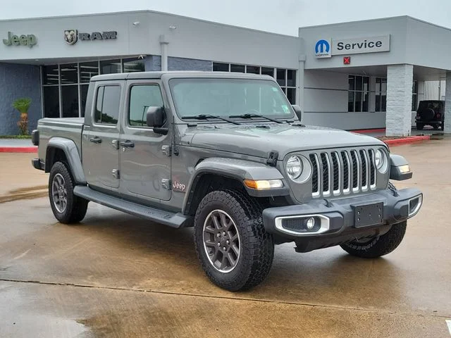 2022 Jeep Gladiator Overland's photo