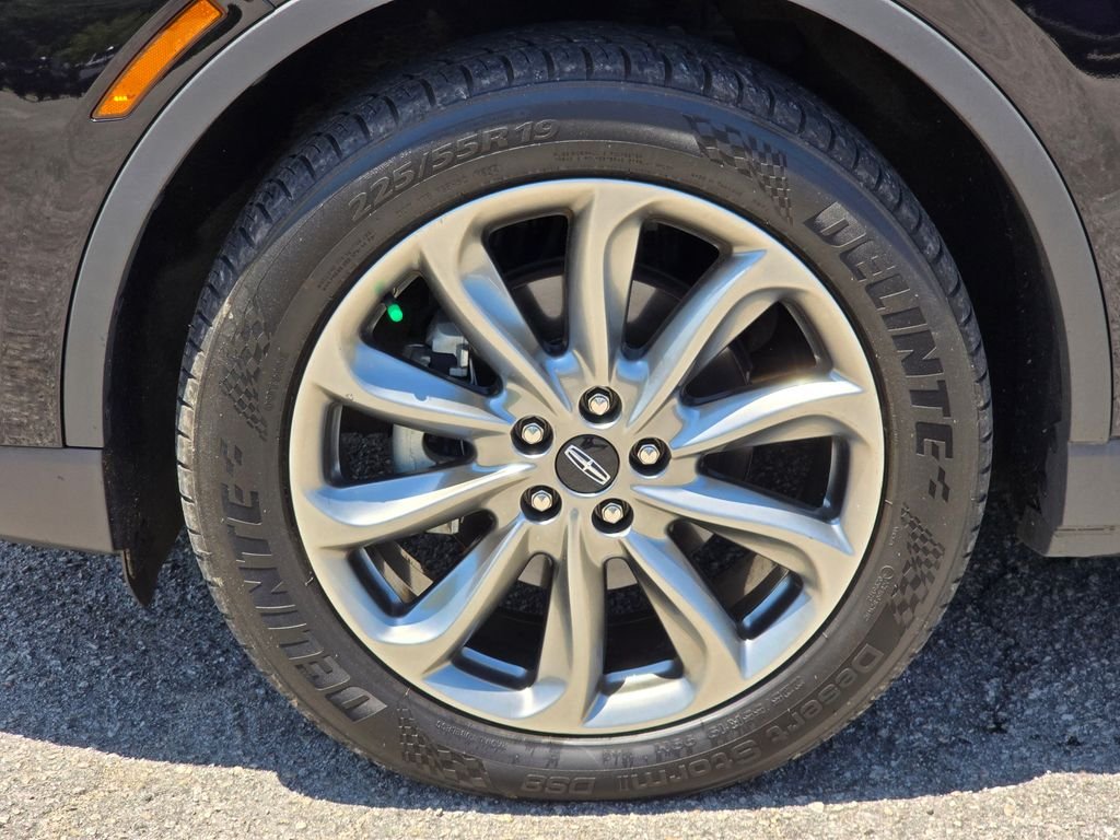 Used 2022 Black Metallic Lincoln Standard image 21