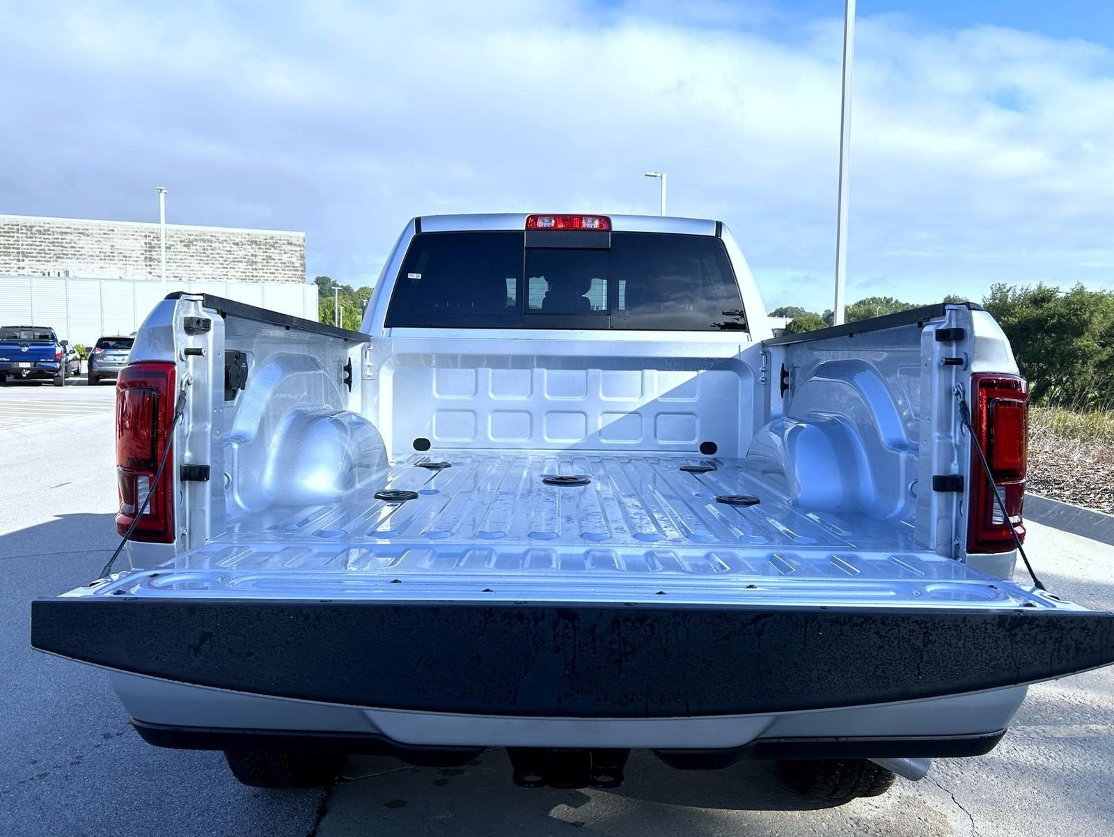 New 2026 Silver-Zynith Exterior Paint RAM Laramie image 21