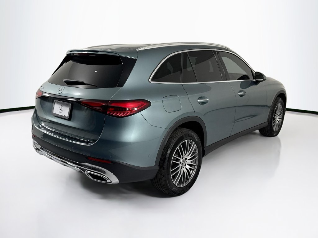 Certified Used 2026 Verde Silver Metallic Mercedes-Benz GLC 300 image 5
