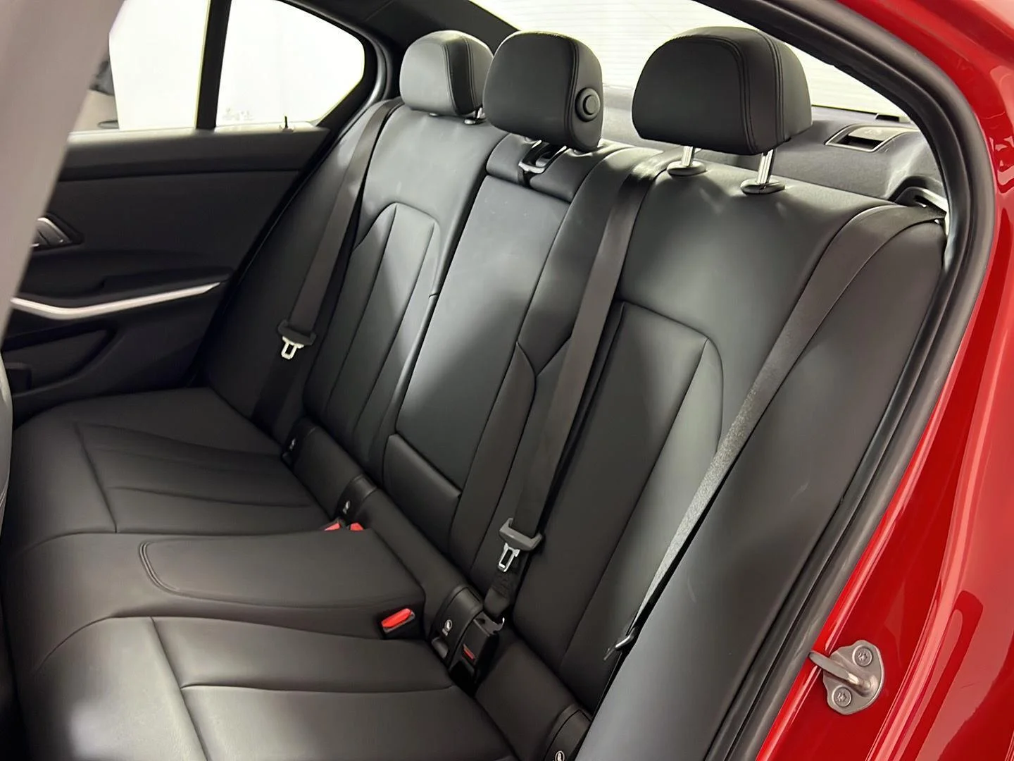 Used 2019 Melbourne Red Metallic BMW 330i xDrive image 4