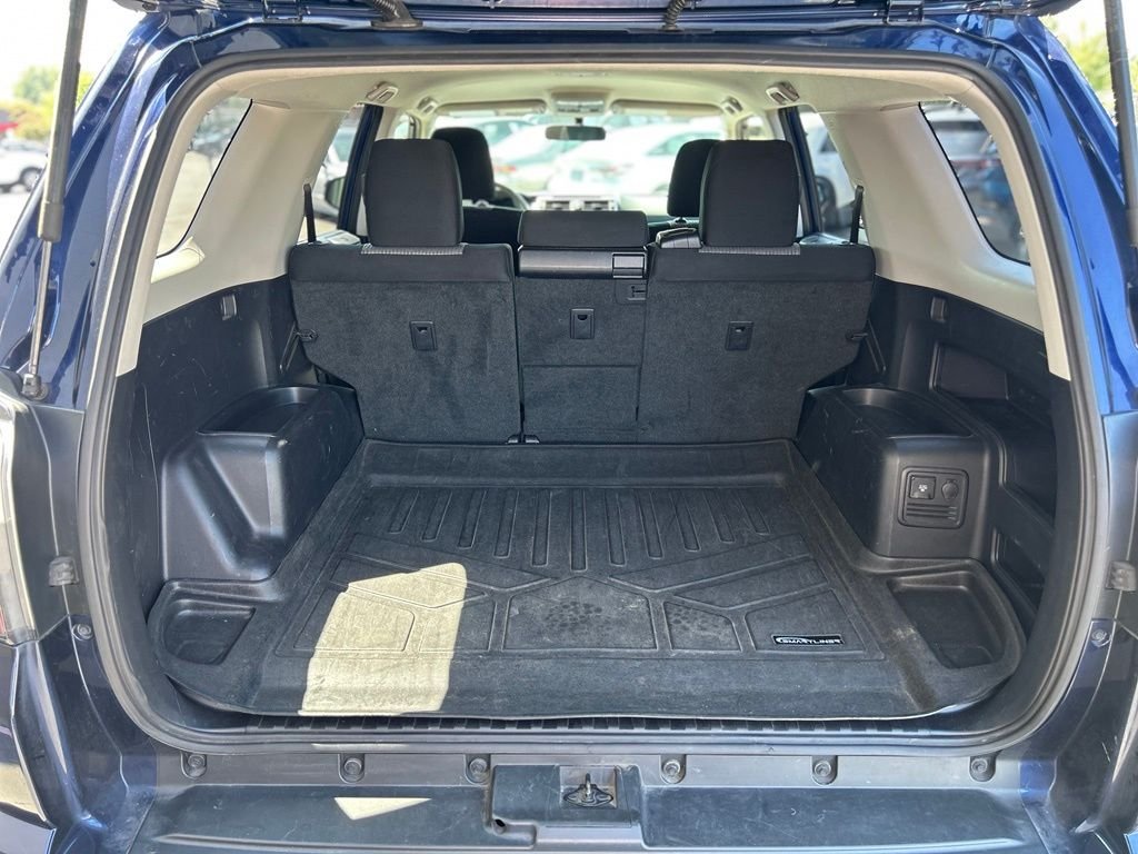 Used 2019 Nautical Blue Metallic Toyota SR5 image 17