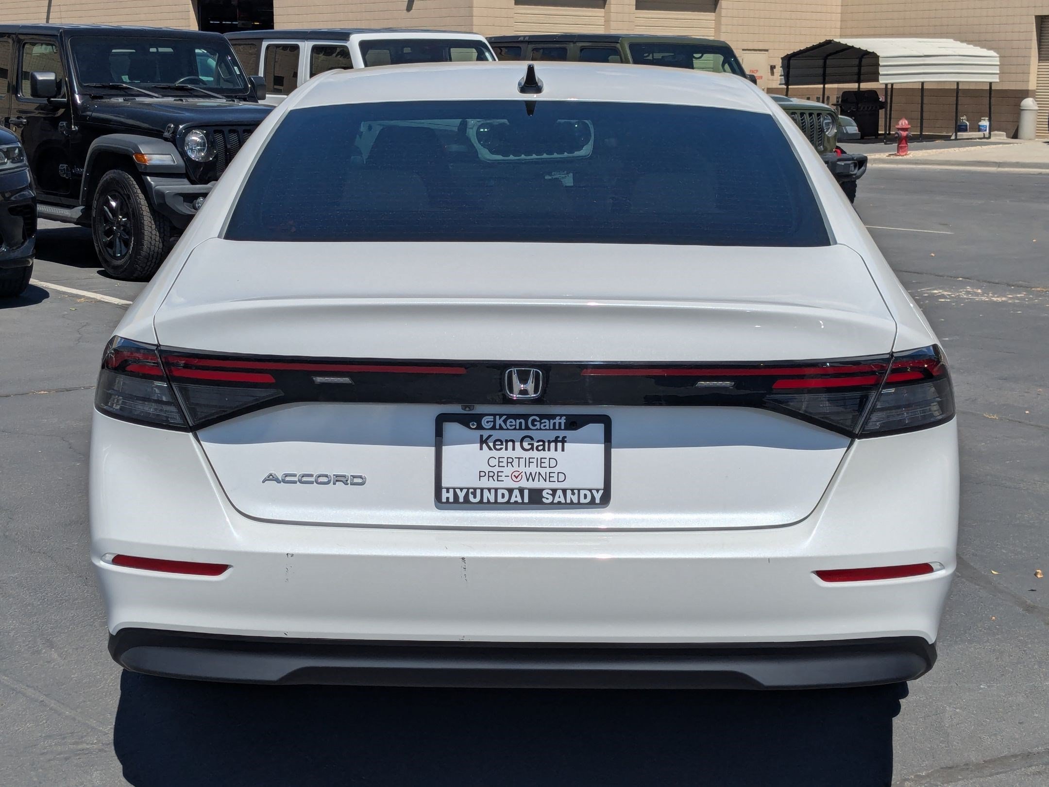 Ken Garff Cert 2025 White Honda SE image 4