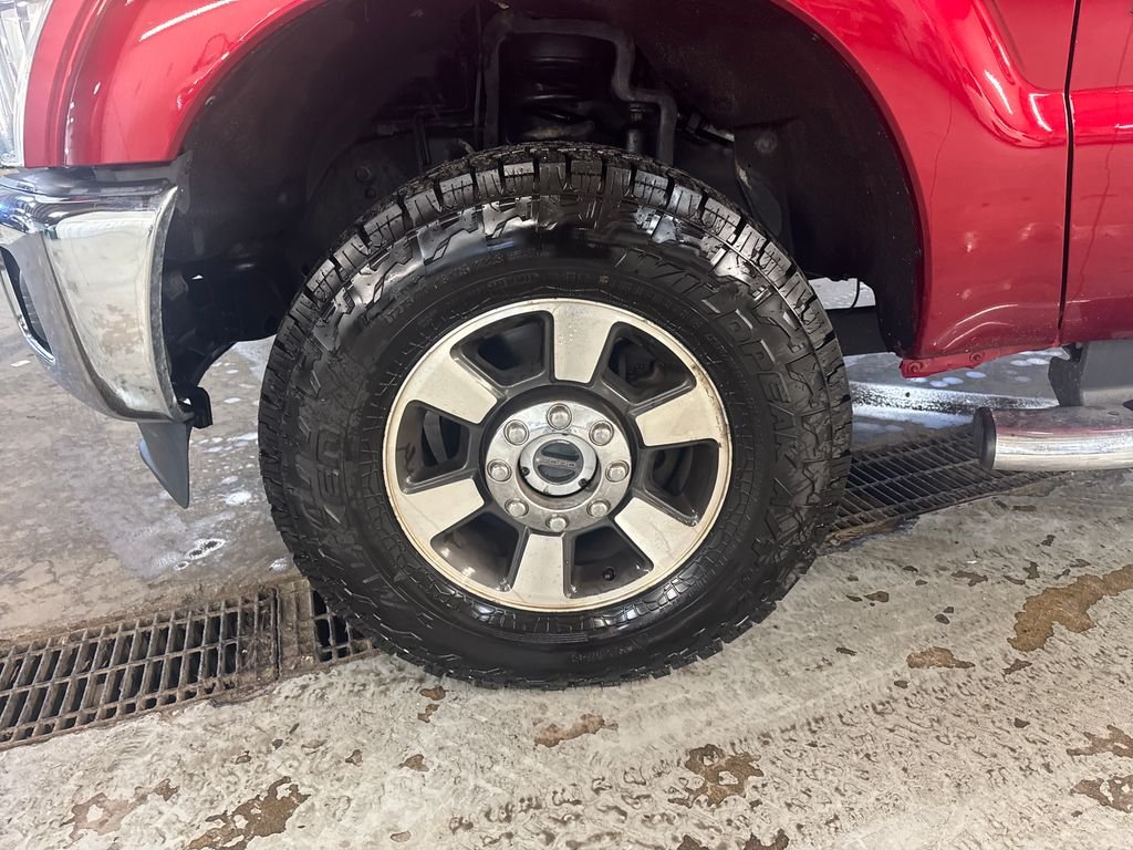 Used 2016 Red Ford Lariat image 10