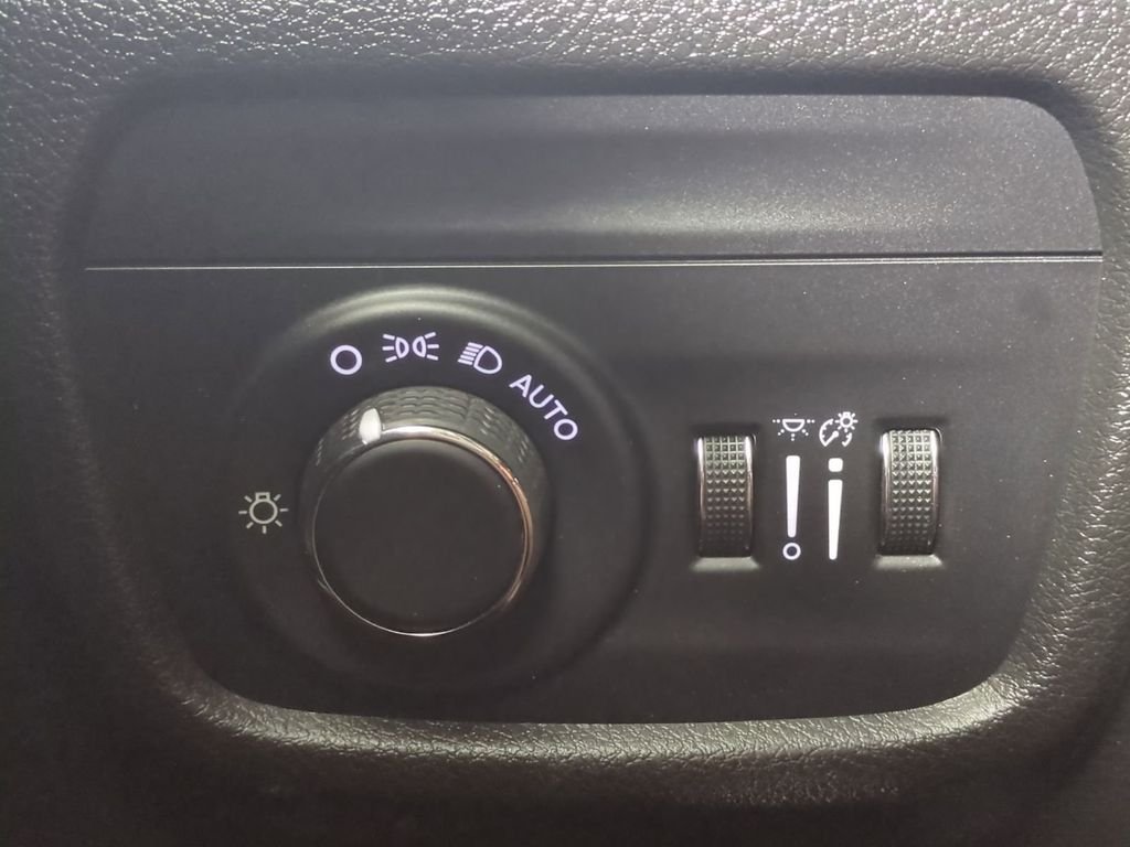 2022 Jeep Grand Cherokee L Laredo - Photo 30