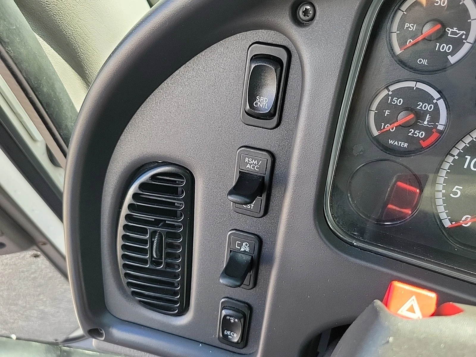 Used 2019 White Freightliner  image 24